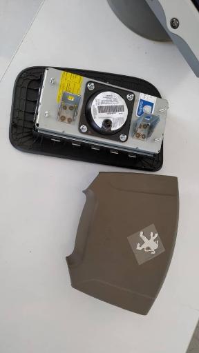 عکس فروشگاه تخصصی ایربگ اشکان