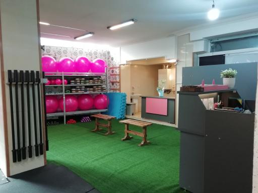 عکس باشگاه ورزشی بانوان تن ناز