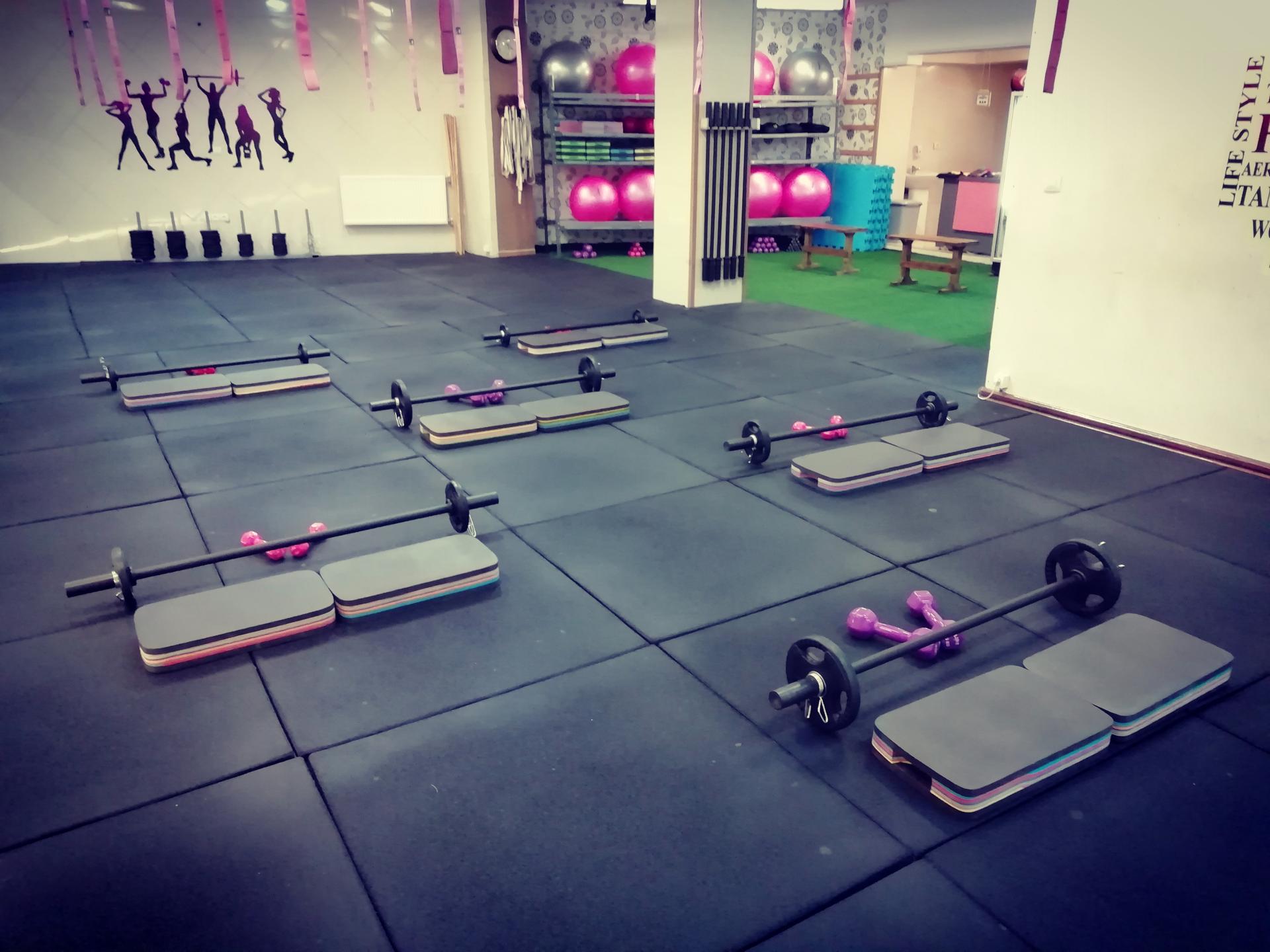 عکس باشگاه ورزشی بانوان تن ناز