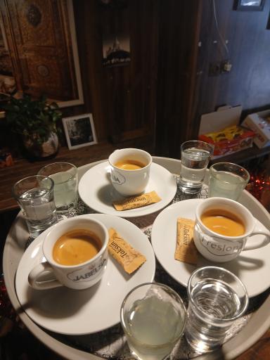 عکس کافه چوب