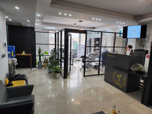 عکس دکتر علی روشناس و دکتر پانته آ مهربان