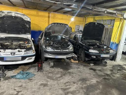 عکس تعمیرگاه می باخ