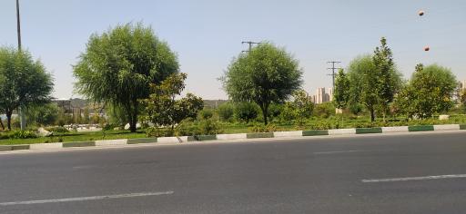 عکس میدان دریاچه