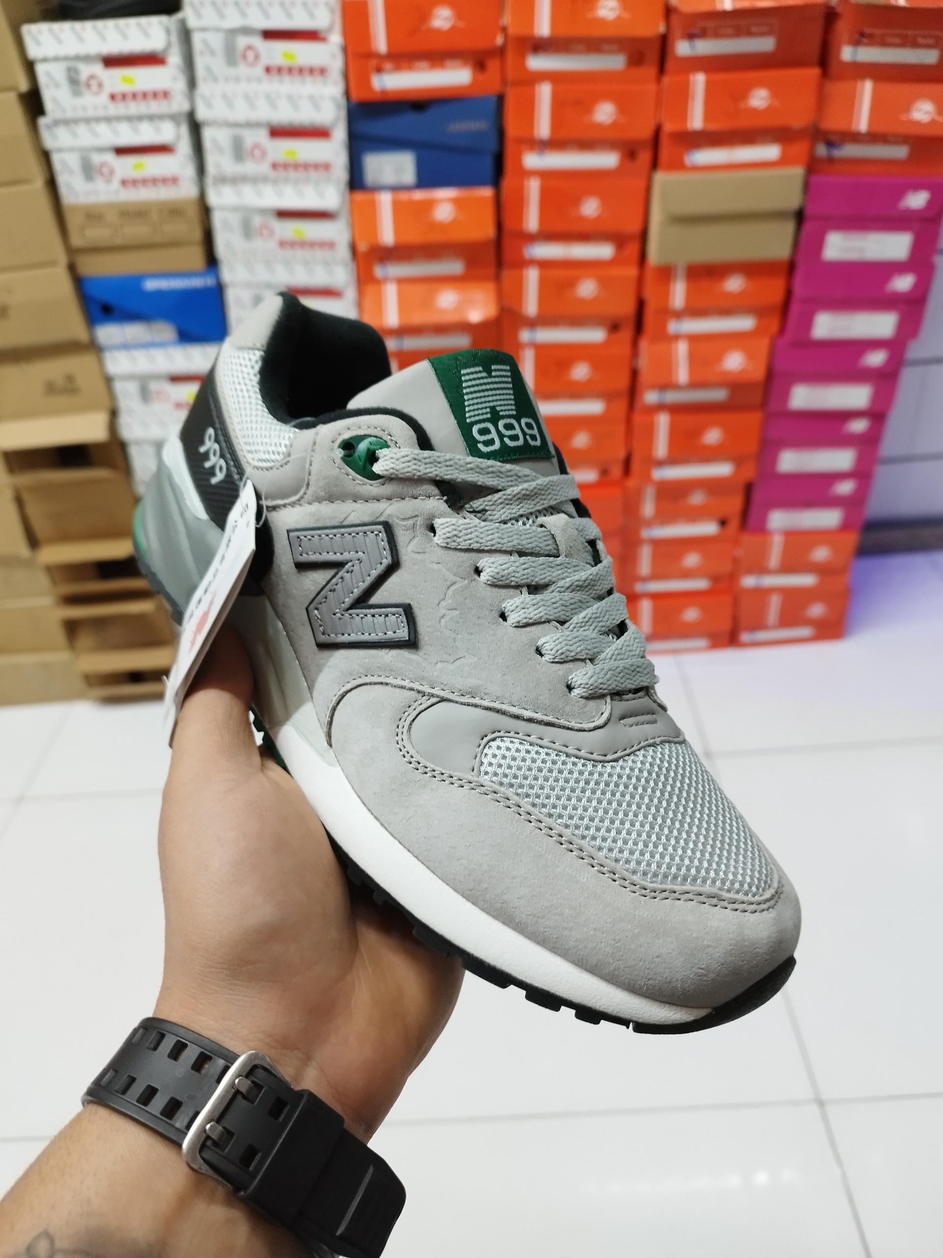 عکس کفش وحید