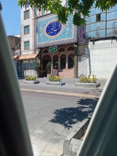 عکس رستوران سنتی شب نشین