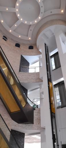 عکس مرکز تجاری مفیدی