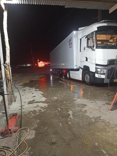 عکس تعویض روغن آپاراتی و کارواش کاریزنو