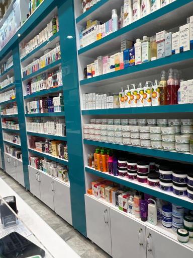 عکس داروخانه شبانه روزی دکتر شیما السادات دهقان منشادی