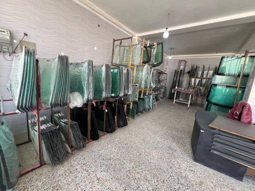 عکس شیشه اتومبیل الماس