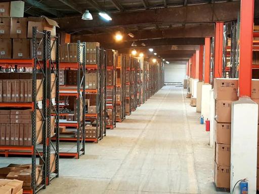 عکس پخش لوازم یدکی قالپاق و بدنه 