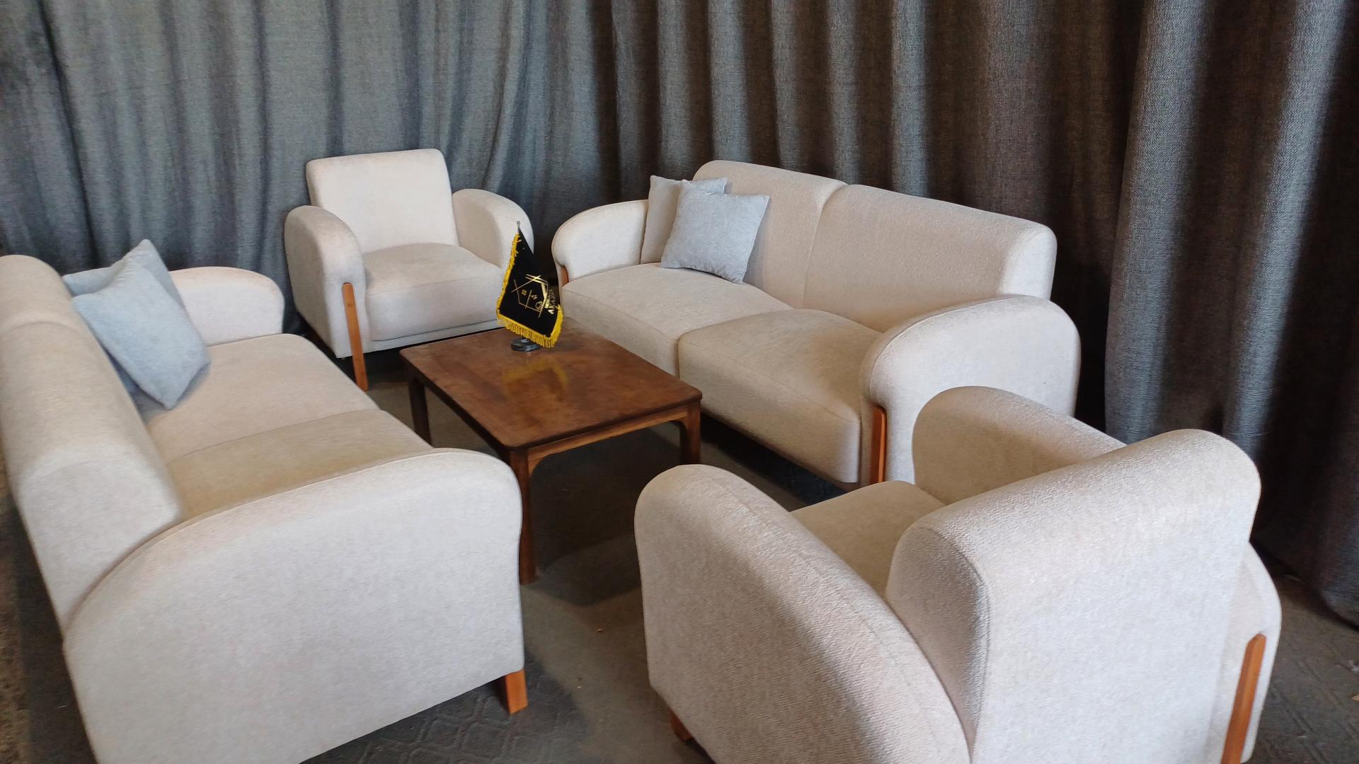 عکس گروه تولیدی مبلمان آکاژو