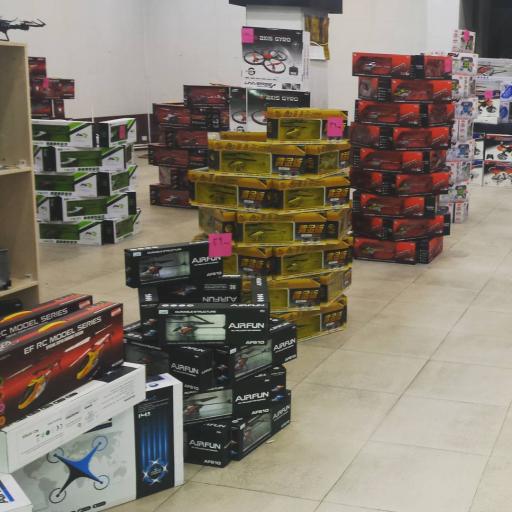 عکس فروشگاه مدلهای کنترلی جزیره آرسی