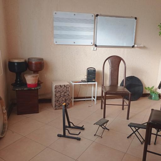 عکس آموزشگاه موسیقی سازینه باغستان