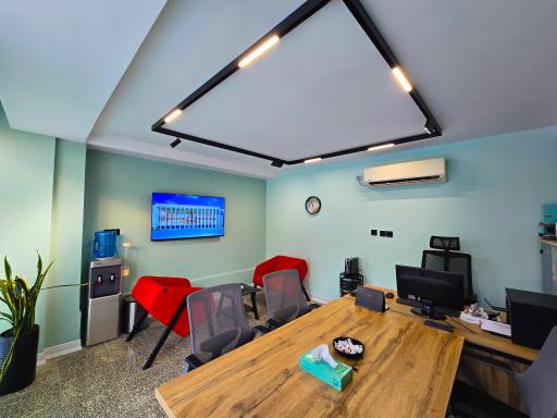 عکس مشاور املاک زعیم قادری