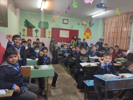 عکس مدرسه طلاچیان