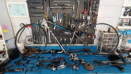 عکس فروشگاه دوچرخه موبایک