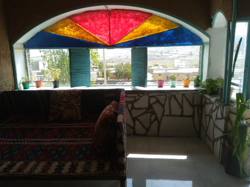 عکس بومگردی و سفره خانه سنتی دارجونه