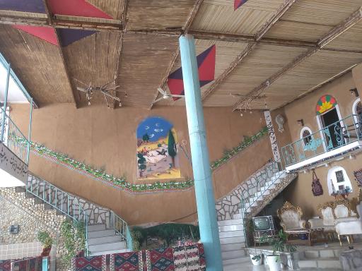 عکس بومگردی و سفره خانه سنتی دارجونه