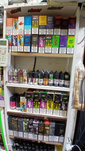 عکس دکه دخانیات بارکد