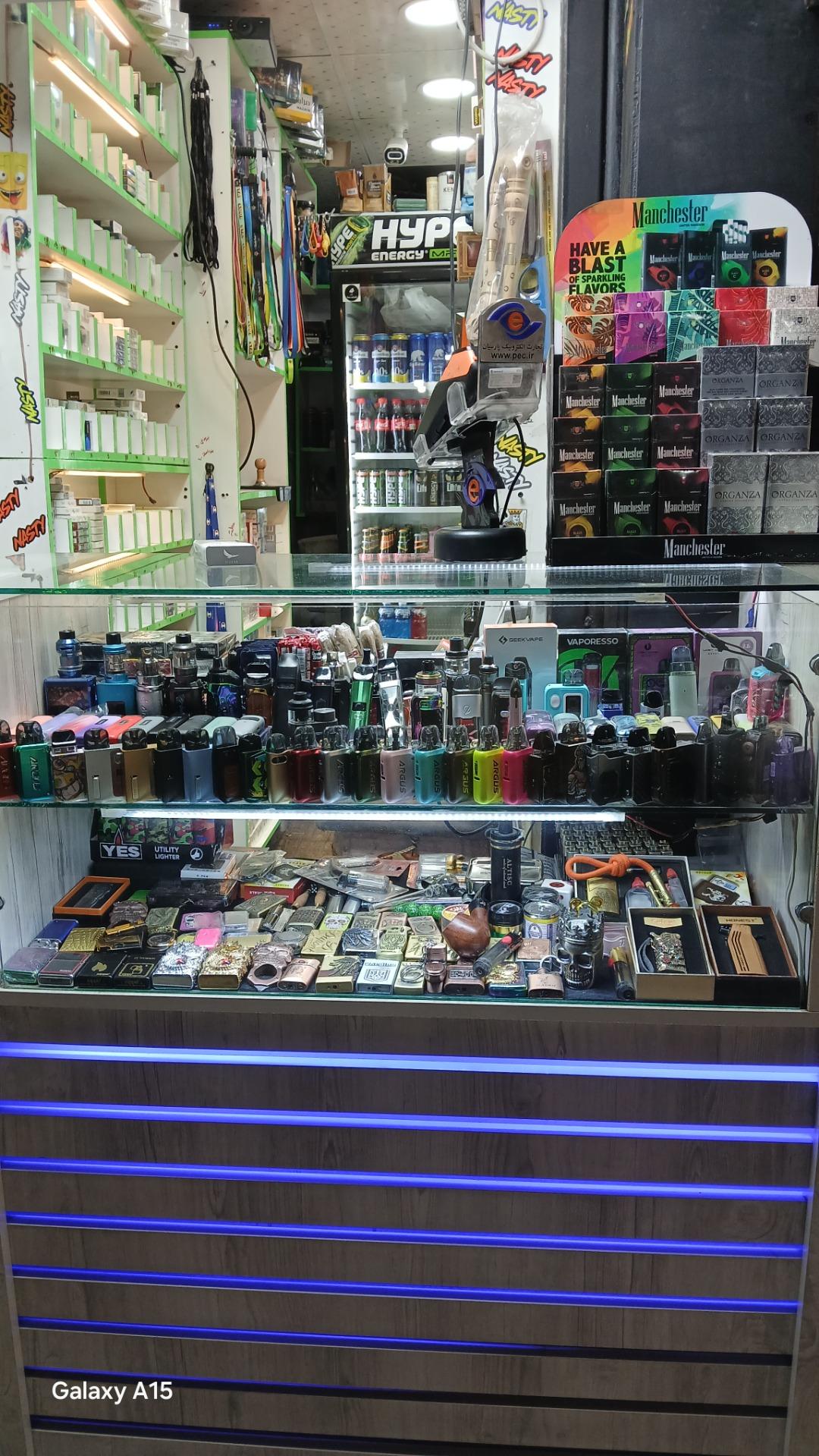 عکس دکه دخانیات بارکد