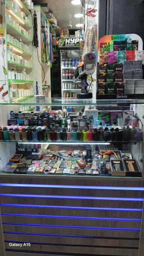 عکس دکه دخانیات بارکد