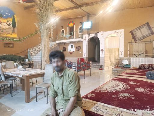 عکس بومگردی و سفره خانه سنتی دارجونه