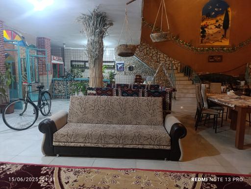 عکس بومگردی و سفره خانه سنتی دارجونه