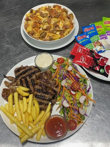 عکس کافه باغچه یلدا