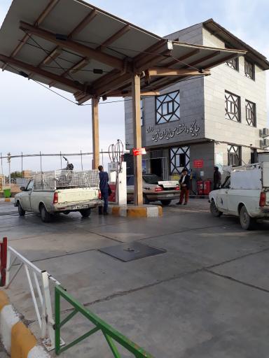 عکس پمپ بنزین ایران‌زمین