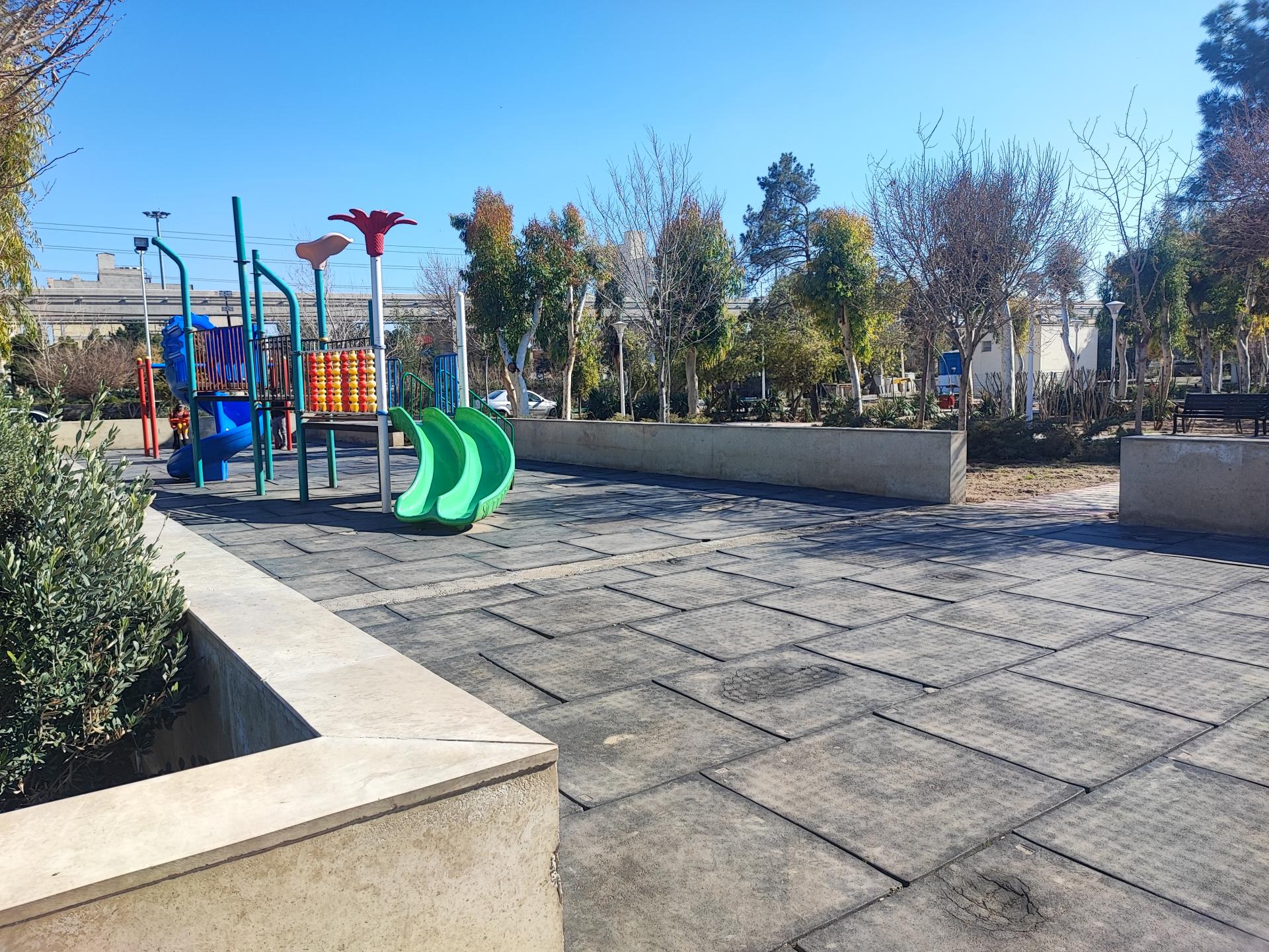 عکس زمین بازی کودکان