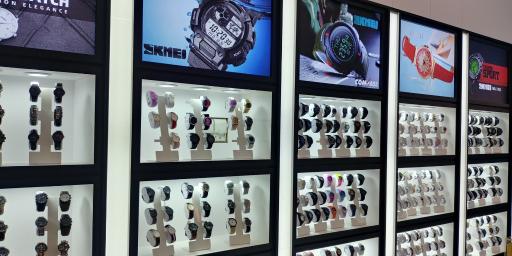 عکس اسکمی ساعت مچی و عینک آفتابی