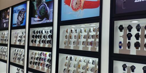 عکس اسکمی ساعت مچی و عینک آفتابی