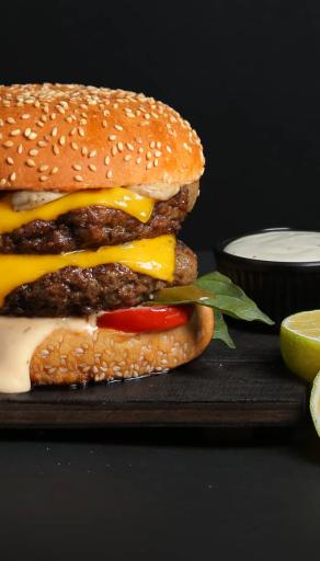 عکس برگرهای تخصصی لاویا