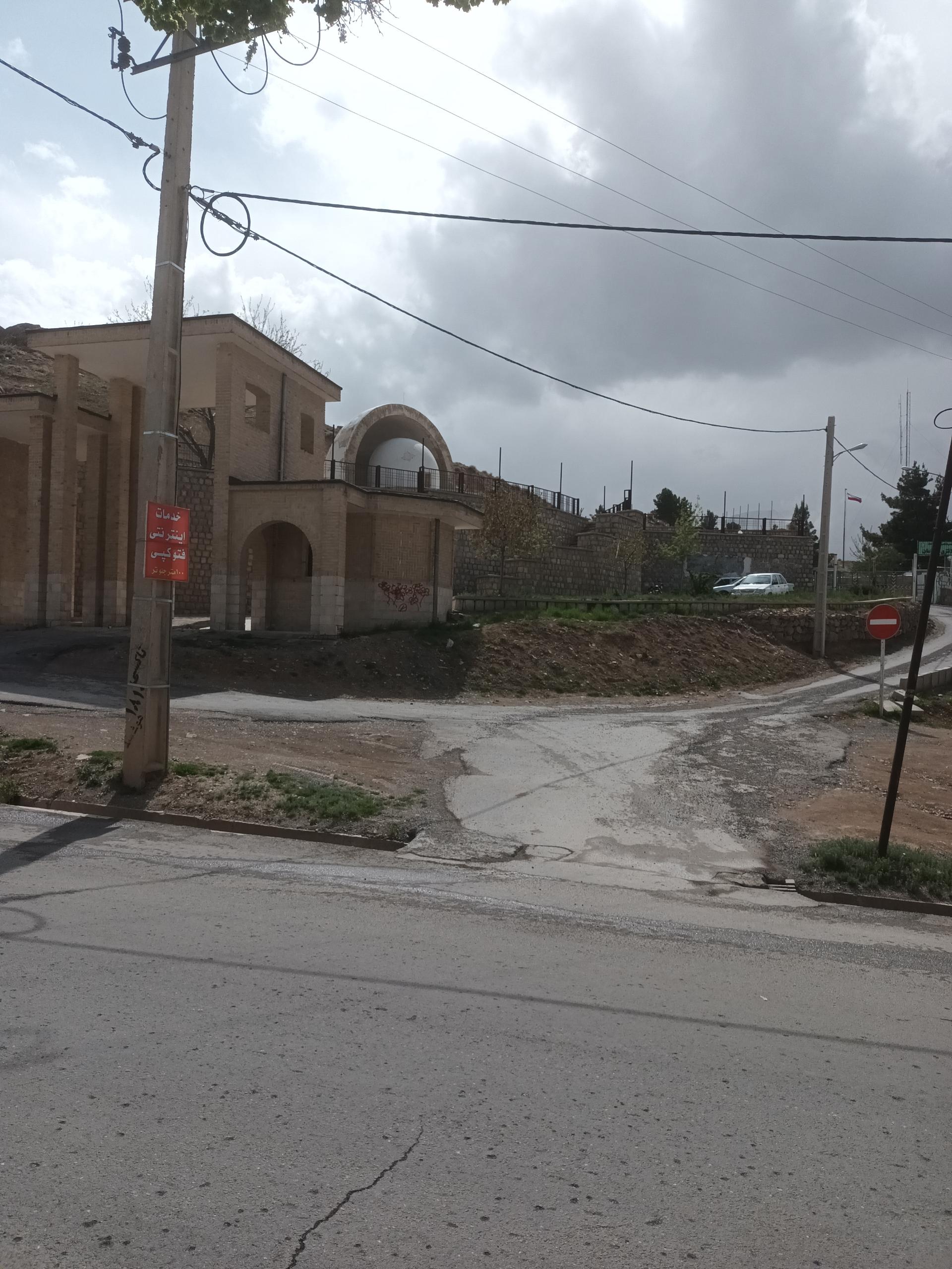 عکس مقبره دهقان سامانی