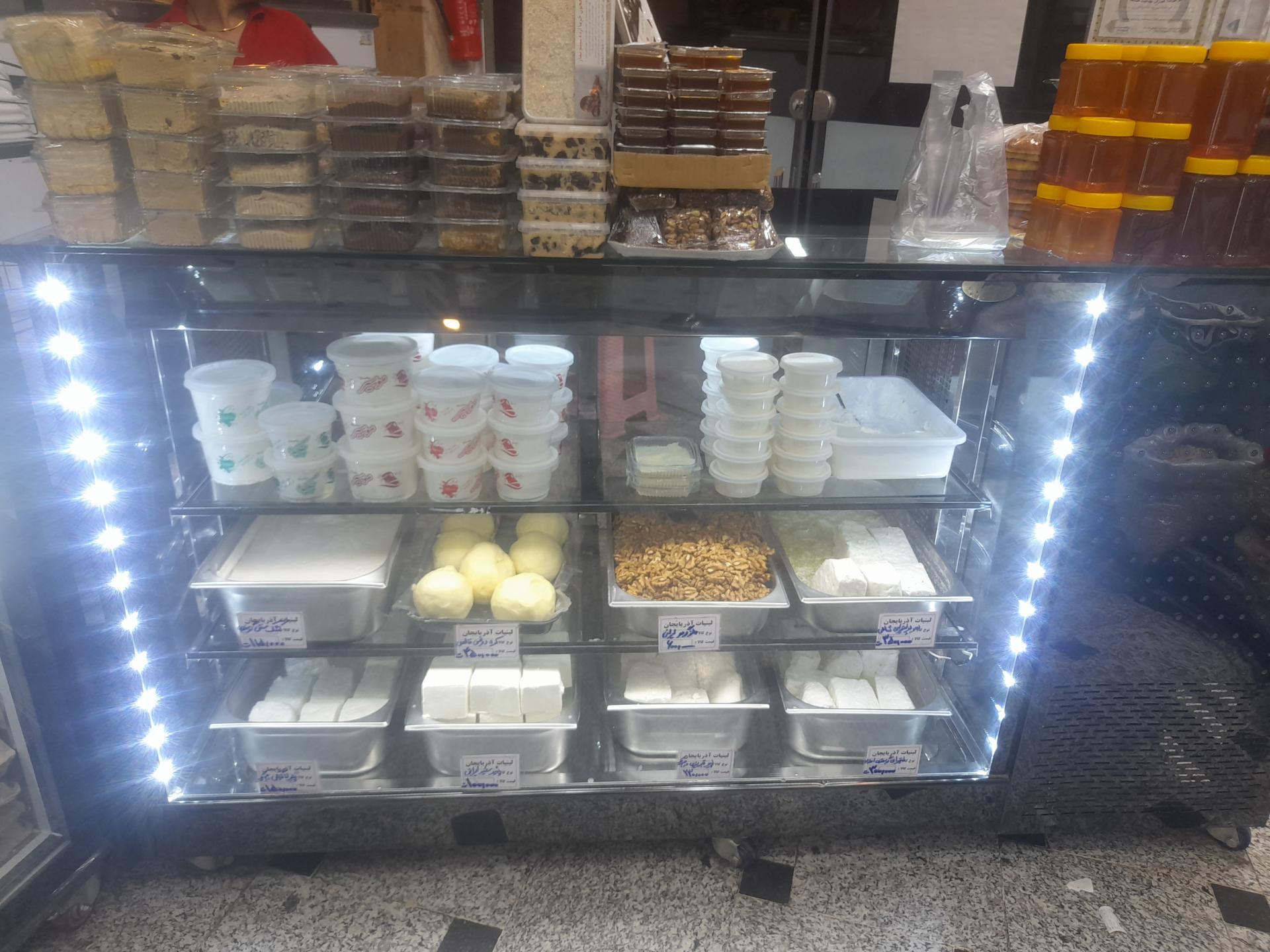 عکس لبنیاتی آذربایجان حسین و علی