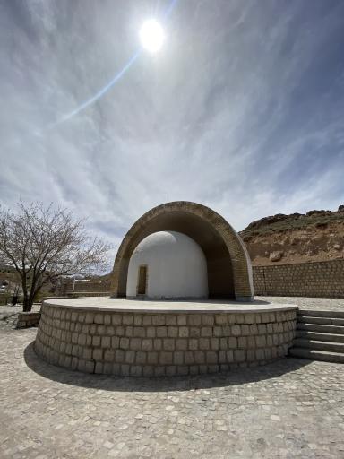 عکس مقبره دهقان سامانی