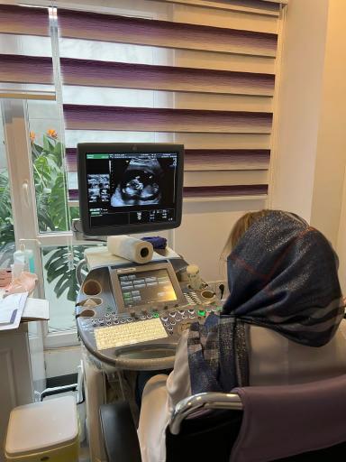 عکس کلینیک تخصصی سونوگرافی دکتر همادخت حسامی