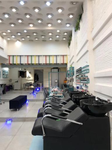عکس سالن زیبایی ساویز