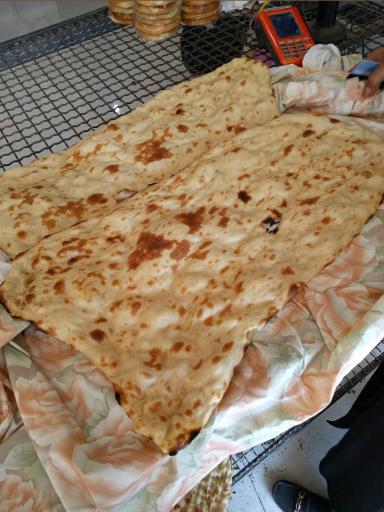 عکس نانوایی سنگک