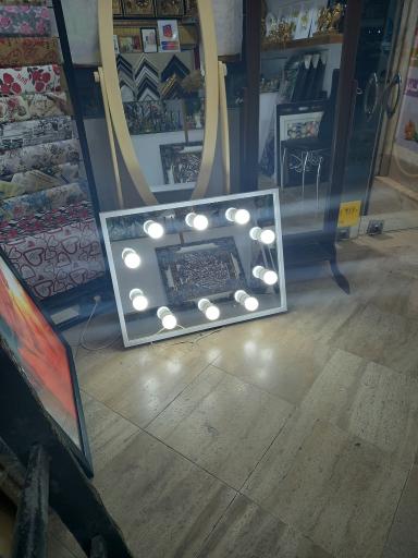 عکس فروشگاه تابلو هنر