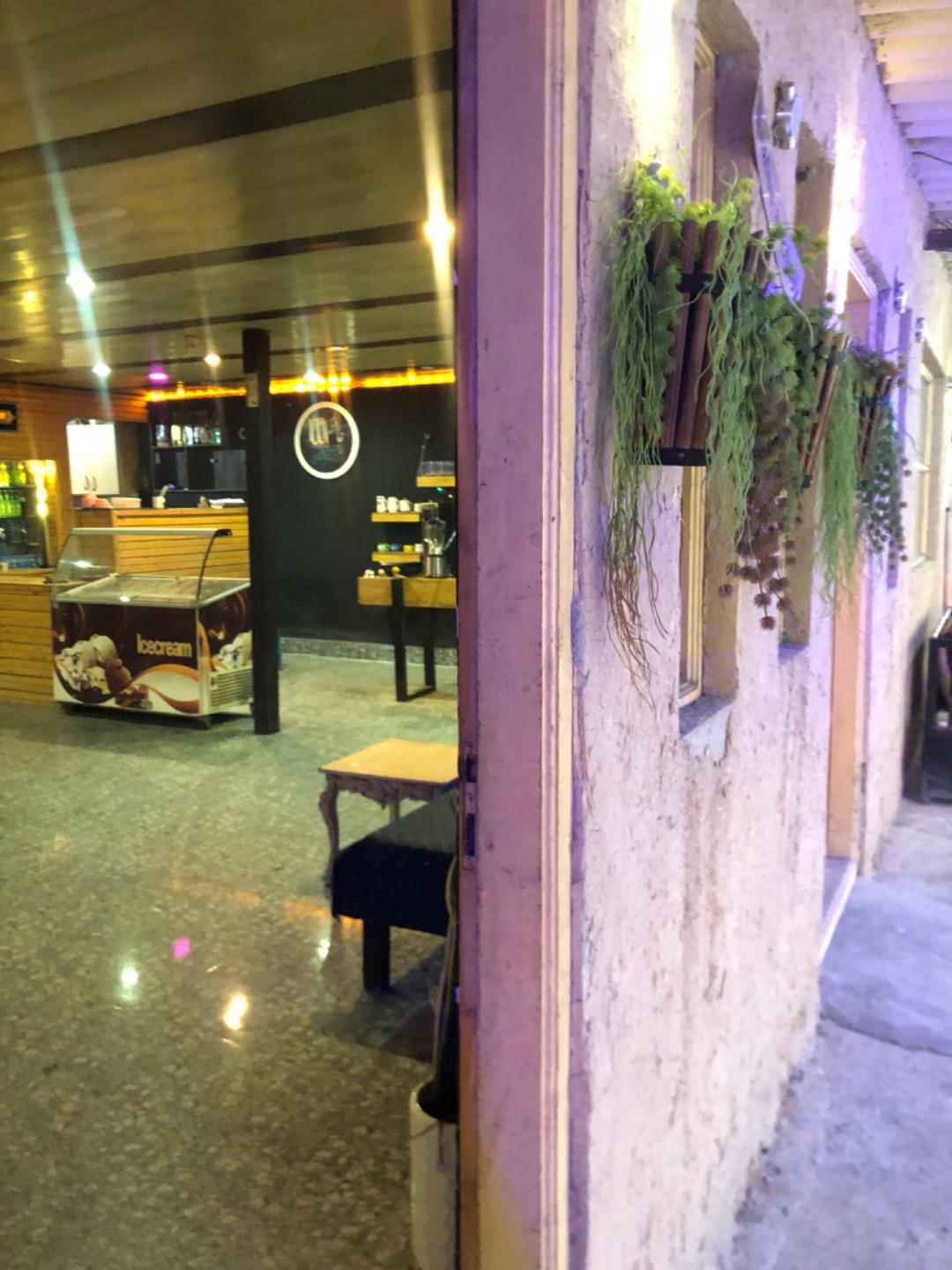 عکس کافه عمو حاجی