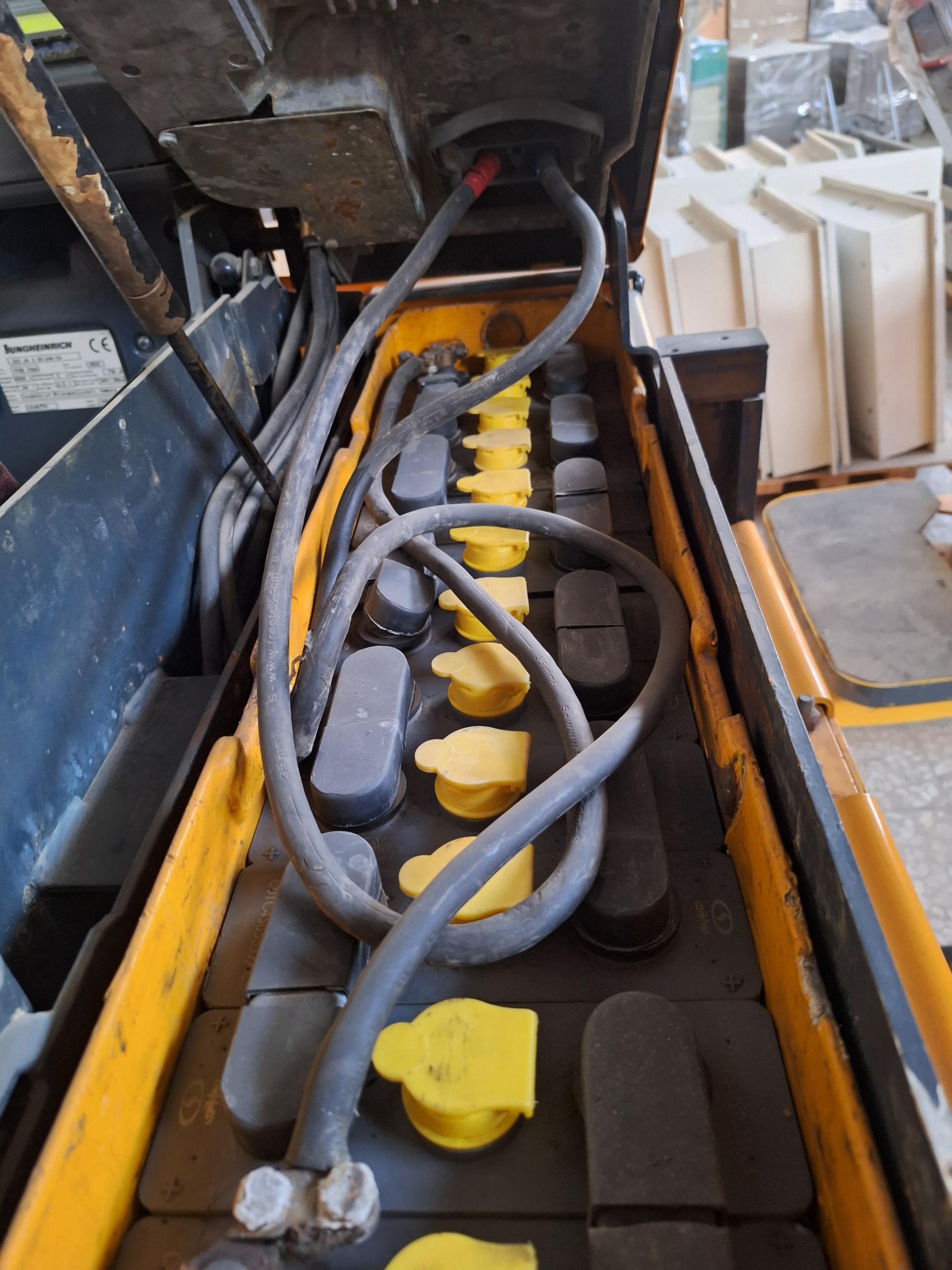 عکس تعمیرگاه تخصصی لیفتراک علی بزم آرا