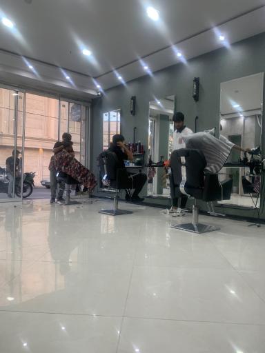 عکس آرایشگاه مردانه کاریزما