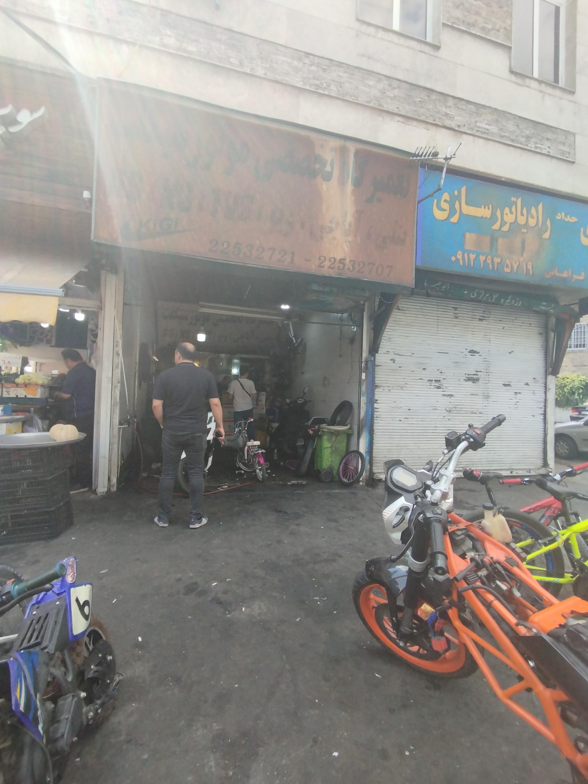 عکس تعمیرگاه موتور  سیکلت و دوچرخه 