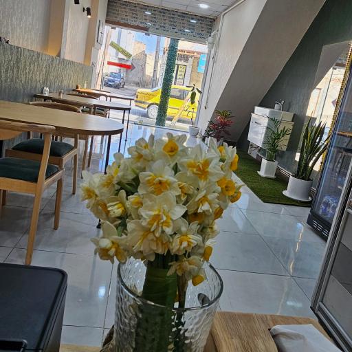 رستوران و بیرون بر چیدا 