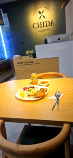 رستوران و بیرون بر چیدا 