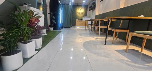 رستوران و بیرون بر چیدا 