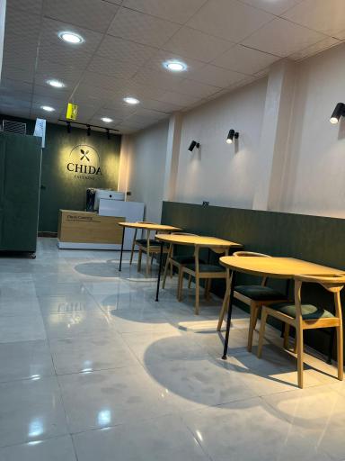 رستوران و بیرون بر چیدا 