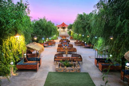 عکس رستوران ایران زمین