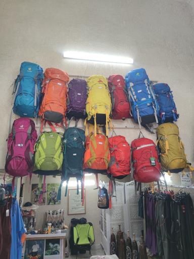 عکس فروشگاه کوهنوردی روزبه